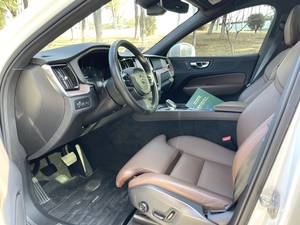 PHEV Premium d'un seul propriétaire <span class=keywords><strong>2022</strong></span> pour <span class=keywords><strong>XC60</strong></span> T8 SUV de luxe Pneus R20 Gauche Foncé Faible kilométrage Sécurité inégalée Efficacité énergétique combinée - Product Image 4