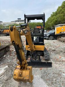 Mini-excavatrice CAT 301.7 avec godet de terrassement d'une capacité de 0,12 m³ et un poids opérationnel de 1,2 tonne - Product Image 3