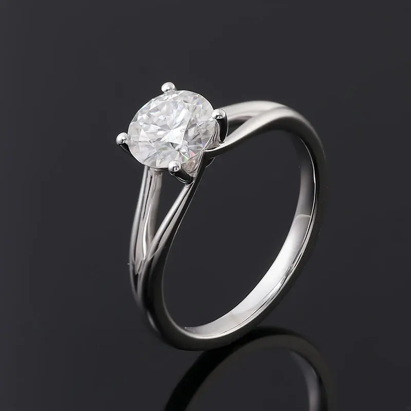Wholesale Classical Design 4 Prongs Custom Moissanite Gold Ring Moissanite Wedding Ring Solid 14 K Gold