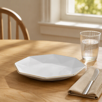 Service de table élégant nordique en porcelaine fine avec incrustations or blanc, comprenant un kit d'ustensiles et un plateau hexagonal, pour la maison et la restauration