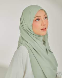 サテンテクスチャしわ光沢のあるサテンパンティープレーンサテンシルクサリーシルクプレーンショールTudung Hijab女性用スカーフ - Product Image 2