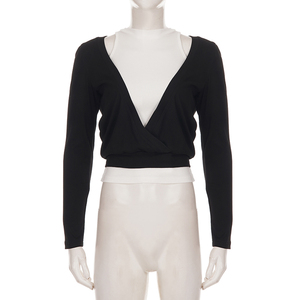Conjunto casual americano de chaleco sin mangas de cuello alto y diseño sexy con cintura fruncida y top de manga larga con diseño hueco. - Product Image 6