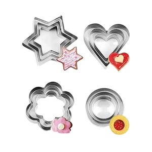 Ensemble d'emporte-pièces de qualité supérieure avec coeur, rond, forme d'étoile, idéal pour les créateurs d'aliments Présentoirs de vacances et l'artisanat de biscuits décoratifs - Product Image 1