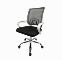 Chaise de conférence avec dossier en maille et accoudoirs fixes pour salle de formation, hôtel, commande en gros