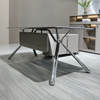 Bureau de direction moderne de luxe, table de direction haut de gamme en MDF E1, pieds en fer robustes, poste de travail stable pour le patron