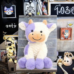 Juguete de vaca suave de moda 2025, peluche de vaca lechera barato con relleno de algodón PP y malla interior para alivio del estrés, empaquetado en OPP - Product Image 3