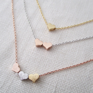 Collana Fai-da-Te in Acciaio Inox con Cuore Spazzolato per Donne, Placcata in Oro 18k PVD, Delicata Collana con Cuore e Bracciale, Regalo di Gioielleria - Product Image 3