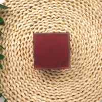 Pot en plastique cylindrique rouge personnalisable de vente chaude avec bouchon à vis vide pour les cosmétiques de soins de la peau et de crème pour le visage