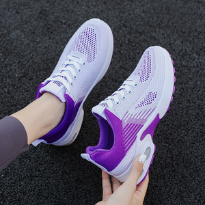 Baskets de <span class=keywords><strong>tennis</strong></span> blanches à lacets légères pour femmes Chaussures de sport polyvalentes à coussin d'air pour la marche Conception respirante pour la course - Product Image 2