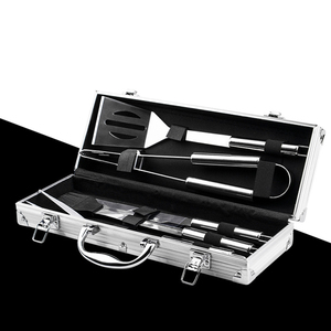 Ensemble d'ustensiles de barbecue pour rôtir et griller : Spatule, pelle, accessoires de grillade, brochettes, pinces, brosse, gant, ustensiles de barbecue d'extérieur - Product Image 4