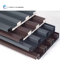 Panneaux de toiture en aluminium ondulé modernes, imperméables et utilisés dans la construction de maisons comme panneaux sandwich en aluminium
