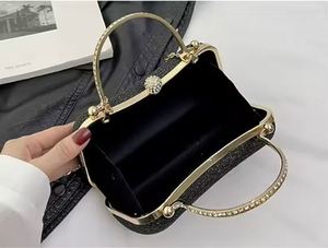 Bolsos Metálicos Tribales de Mosaico Hechos a Medida con Piedras y Adornos de Resina, Ideales para la Reventa en Tiendas de Accesorios de Moda - Product Image 6