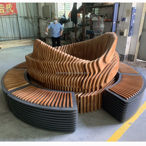 ม้านั่งไม้โค้งรุ่น Y870E ป้องกันแสงแดด พร้อมกระถางปลูกต้นไม้เหล็ก ทนน้ำ เหมาะสำหรับพักผ่อนริมถนน พื้นที่สาธารณะในรีสอร์ท และตกแต่ง - Product Image 3