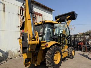 Chargeuse-pelleteuse CAT 420F d'occasion, Chargeuse-pelleteuse sur roues Caterpillar 420F 4x4, Machine de construction multifonctionnelle - Product Image 1