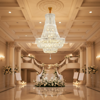 Lustre suspendu de luxe en forme de cloche, avec chaîne de cristaux multicouches et finition dorée, pour décoration de mariage et hôtels, avec commande par interrupteur de plafond.