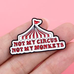 Pin Metálico de Aleación de Zinc con Diseño de Amor y Música, con Frase 'NOT MY CIRCUS' en Inglés, Accesorio de Ropa con Temática de Halloween - Product Image 2