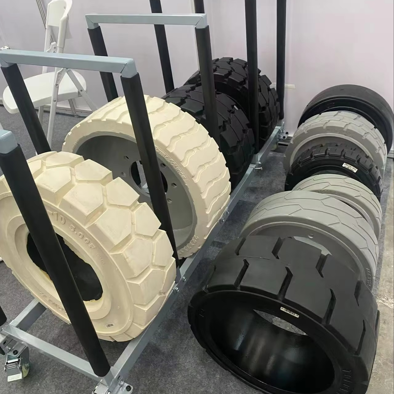 Non Marking Durable Airless Solid Forklift Tires  6.50-10 7.00-12 300-15 6.00-9 28x9-15 9.00-20 32*12.1 15 3.00 15 145 55 9