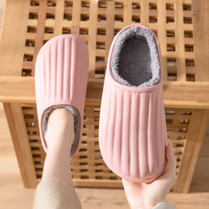 Nouvelles pantoufles décontractées d'extérieur pour femmes, style tendance, à bout fermé, avec semelle intérieure en peluche douce et chaude pour l'hiver, sabots pour dames - Product Image 2