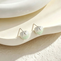 Boucles d'oreilles clous fraise dégradées à paillettes pour femme, mignonnes, en émail, bijoux fantaisie doux et kawaii pour le quotidien et les fêtes