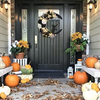 Dekorasi Halloween Karangan Bunga Kucing Bulan dengan Lampu Mawar Hitam untuk Gantungan Pintu Depan Rumah di Halloween