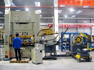 Máquina Perforadora Automática <span class=keywords><strong>de</strong></span> Alta Velocidad para Ojales, Componente Principal del Motor CNC, Potencia Neumática para Estampado <span class=keywords><strong>de</strong></span> Láminas Metálicas - Product Image 3