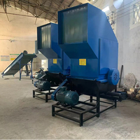 Grote kaliber plastic frame crusher, motor aangedreven, voor bierkratten, plastic vaten en afvalplastic.