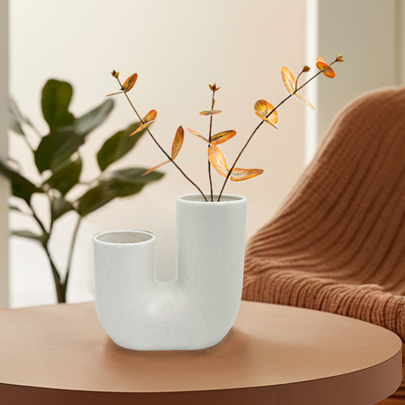 Contemporary Style Resin Vase U Shaped Flower Vase Elegant Table Vase