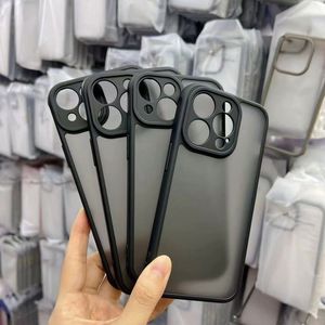 Étui de téléphone rigide mat OEM pour Phone 16 15 14 13 12 11 Pro Max, coque de protection pour téléphone portable en PC mat et TPU - Product Image 2