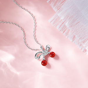 Collana con Ciliegia della Serie Summer Island dal Design Originale e di Tendenza, Catena Femminile in Acciaio Inossidabile per Clavicola, Ripostolato su Douyin Xiaohongshu - Product Image 3