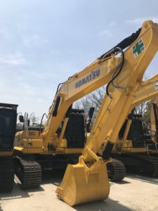 Mini pelle sur chenilles KOMATSU PC200-7 utilisée poids de fonctionnement de 8 à 10 tonnes clé comprend moteur de boîte de vitesses Hino Cummins Engine Kawasaki PLC - Product Image 5