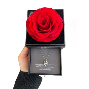 Boîte à fleurs en carton recyclé <span class=keywords><strong>de</strong></span> luxe sur mesure, boîte à bijoux, boîte à <span class=keywords><strong>confessions</strong></span> douces, boîte à roses avec lamination mate, design en relief - Product Image 1