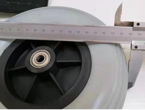 Pneus pour fauteuil roulant 8 "X 2" (200x50CM) Roue avant de fauteuil roulant Roulette en plastique Roue en polyuréthane fabriqué au Vietnam - Product Image 5