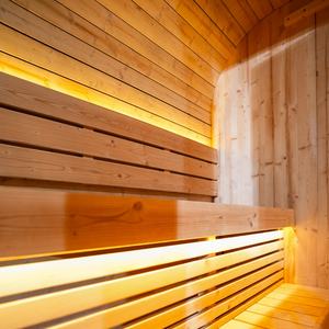 Sauna Tradicional de Madera Maciza Negra, Cubo de Madera Maciza con Puerta de Vidrio de Longitud Completa, Bancos de 2 Niveles para Uso en Exteriores - Product Image 6