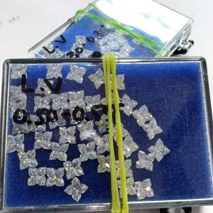 Diamante Cultivado en Laboratorio con Forma de Trébol de Cuatro Hojas para Joyería Personalizada, Corte Blanco, Claridad DE, Calidad VS Certificada - Product Image 3
