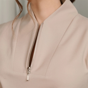 Tenue médicale personnalisée pour hommes : Ensemble de blouses et chemises en tissu tissé pour usage hospitalier, lavable à la main - Product Image 3