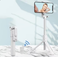 Perche à selfie sans fil Bluetooth 2026 avec mini trépied extensible, monopode et lumière d'appoint, télécommande pour téléphones iOS et Android