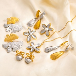 Joyería Personalizada de Acero Inoxidable de Lujo con Oro de 18K, Collares con Colgante de Moda que No se Desvanecen - Product Image 1