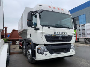 Camion de transport de fourrage en vrac de 30 m³ à 3 essieux pour aliments pour volailles, avec vis sans fin électrique pour la livraison en ferme avicole - Product Image 5