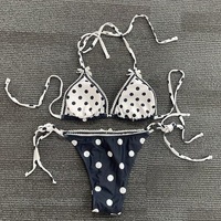 Hoge kwaliteit 2-delige high-cut dames halter triangle string bikini met voorlogo, snel drogend, sarong cover-ups, groothandel OEM merk