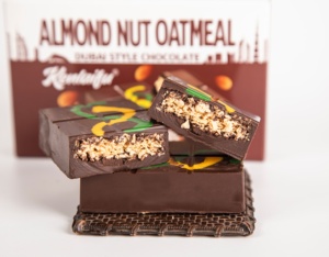 KENLAIFU Halal Dubai Style Kunafa, Barre de <span class=keywords><strong>chocolat</strong></span> <span class=keywords><strong>noir</strong></span> à l'amande et à l'avoine, Vente en gros, Halal, OEM, Logo personnalisé - Product Image 6