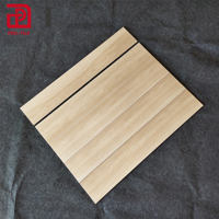 Texture de bois massif, carreaux en céramique, aspect bois, pour la maison