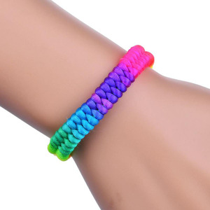 Braccialetto di corda arcobaleno colorato rosso lavorato <span class=keywords><strong>a</strong></span> mano coppia con <span class=keywords><strong>nodo</strong></span> pipa <span class=keywords><strong>a</strong></span> forma di otto nodi e spessi regolabile - Product Image 4