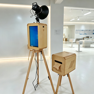 Cabina de Fotos Portátil Xingruijia de Madera Sólida Ligera con Pantalla Táctil e Impresión Autoservicio para DSLR/Cámara/iPad USB/Wi-Fi - Product Image 2