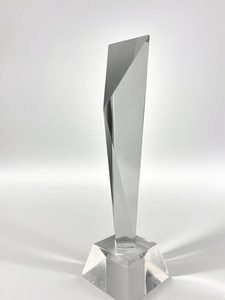 Elegante Trofeo in Acrilico con Stampa UV, Ecologico, Incisione Laser, Aspetto Cristallino per Cerimonie di Premiazione - Product Image 6
