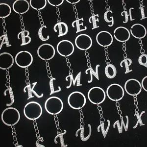 Porte-clés pendentif 26 lettres A-Z, breloque alphabet anglais tendance, ornement élégant, anneau <span class=keywords><strong>de</strong></span> clé DIY, cadeau pour amie, sac à main - Product Image 1