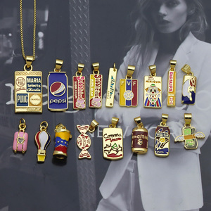 HD848 Dijes de esmalte chapados en oro de 18K con diseños de caramelo, refresco, botella de cerveza, globo aerostático, dinero y ala, para la fabricación de collares y joyas DIY - Product Image 1