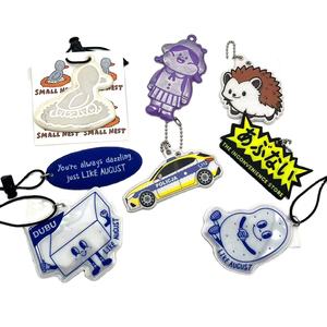 Llavero reflectante de plástico Llaveros personalizados Cualquier forma Llavero de PVC personalizado Llavero reflectante de seguridad para regalos promocionales - Product Image 1