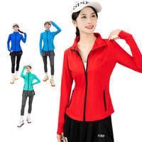 Jaket olahraga untuk Hiking menampilkan Camo cetak membangun dan saku tersembunyi kenyamanan Ideal untuk atlet wanita