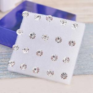 ต่างหูแบบกล่องพลาสติกสไตล์เกาหลีจากโรงงานโดยตรง ประดับคริสตัลเล็กๆ สำหรับผู้หญิง นักเรียน แฟชั่นข้ามพรมแดน - Product Image 2