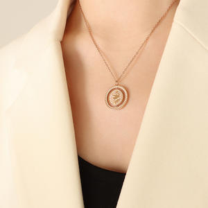 Collier pendentif circulaire rotatif en acier inoxydable plaqué or 18 carats pour femme cadeau - Product Image 6